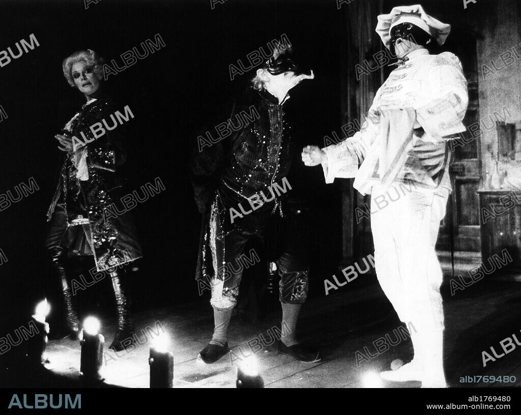 Gianrico Tedeschi and Gianfranco Mauri acting in 'Harlequin Servant of two Masters' (Arlecchino servitore di due padroni). The Italian actors Gianrico Tedeschi and Gianfranco Mauri acting in Carlo Goldoni's comedy 'Harlequin Servant of two Masters' (Arlecchino servitore di due padroni). Italy, 1973.