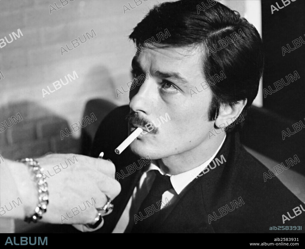ALAIN DELON en CIRCULO ROJO, 1970 (LE CERCLE ROUGE), dirigida por JEAN-PIERRE MELVILLE. Copyright CORONA(PARIS)/SELENIA(ROME).