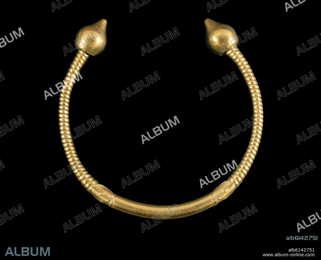 TORQUES DE ORO CELTAS.
