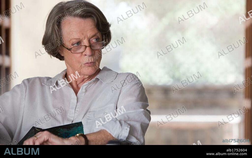 Dame Maggie Smith. MAGGIE SMITH en EL EXOTICO HOTEL MARIGOLD, 2011 (THE BEST EXOTIC MARIGOLD HOTEL), dirigida por JOHN MADDEN. Copyright 20TH CENTURY FOX.
