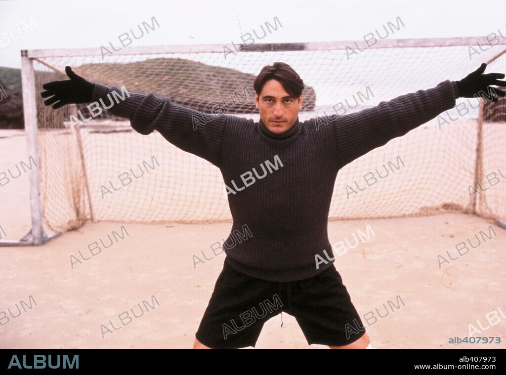 CARMELO GOMEZ en EL PORTERO, 2000, dirigida por GONZALO SUAREZ. Copyright LOLAFILMS.