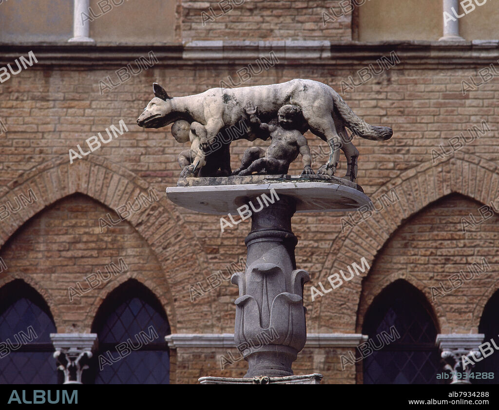 ESCULTURA DE LOBA CAPITOLINA CON ROMULO Y REMO.