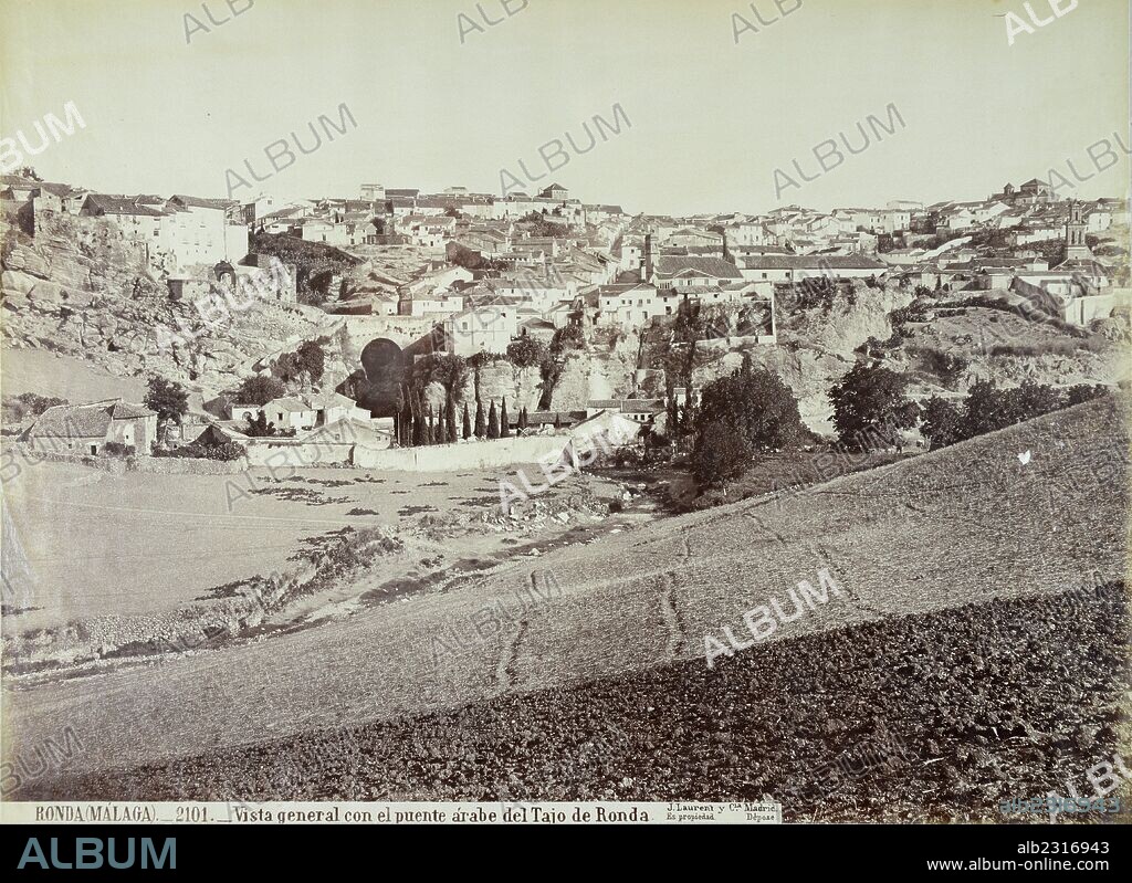 Ronda. Vista general con el puente árabe.