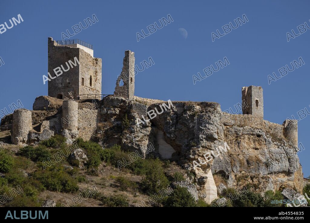 Castillo de Calatañazor, Castillo de los Padilla, Soria, Comunidad Autónoma de Castilla, Spain, Europe.