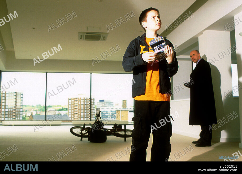 MILLONES, 2004 (MILLIONS), dirigida por DANNY BOYLE. Copyright 20TH CENTURY FOX.