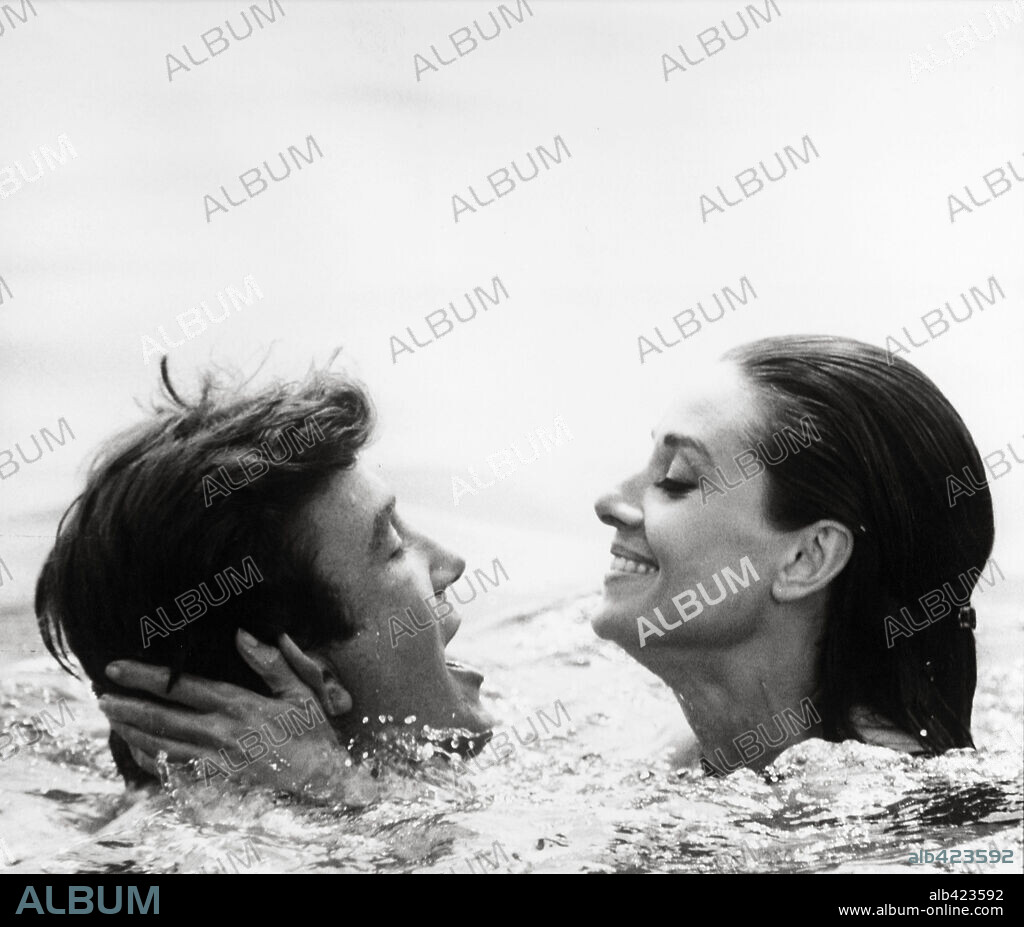 ALBERT FINNEY and AUDREY HEPBURN in TWO FOR THE ROAD, 1967, directed by STANLEY DONEN. Copyright 20TH CENTURY FOX.