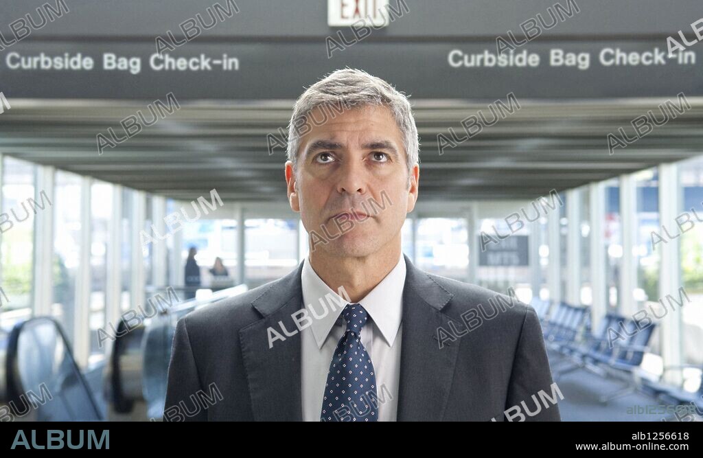 GEORGE CLOONEY in UP IN THE AIR, 2009, directed by JASON REITMAN. Copyright PARAMOUNT PICTURES.