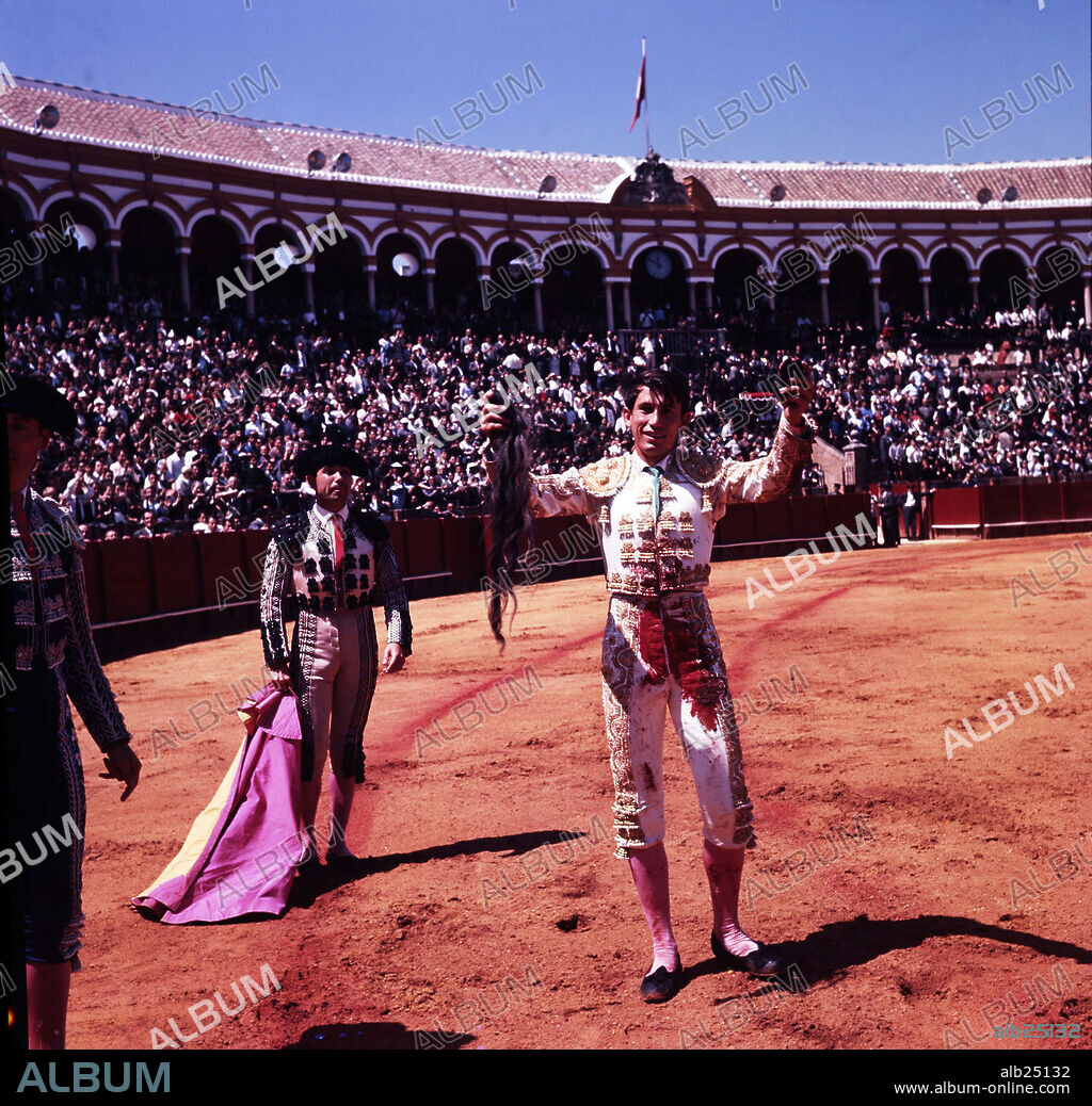 MANUEL "EL PIREO" CANO in CURRITO OF THE CROSS, 1965 (CURRITO DE LA CRUZ), directed by RAFAEL GIL. Copyright CORAL P.C.