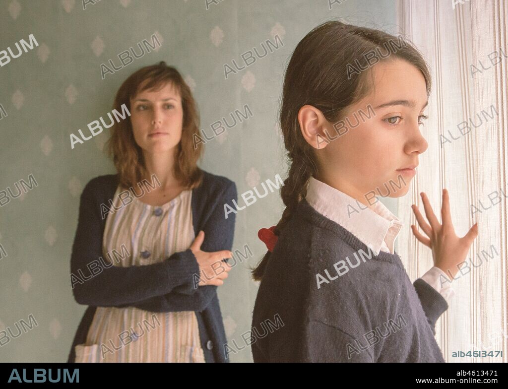 ANDREA FANDOS y NATALIA DE MOLINA en LAS NIÑAS, 2020, dirigida por PILAR PALOMERO. Copyright ARAGON TV/BTEAM/INICIA FILMS/LA NIÑAS MAJICAS/RTVE / FUEMBUENA, JORGE.
