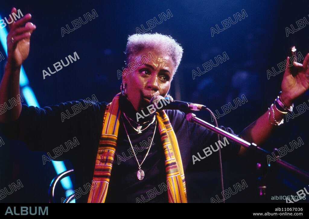 Gaye Adegbalola, singer of the band "Saffire - The Uppity Blues Women", during a performance in the show "Ohne Filter", Germany 1990.