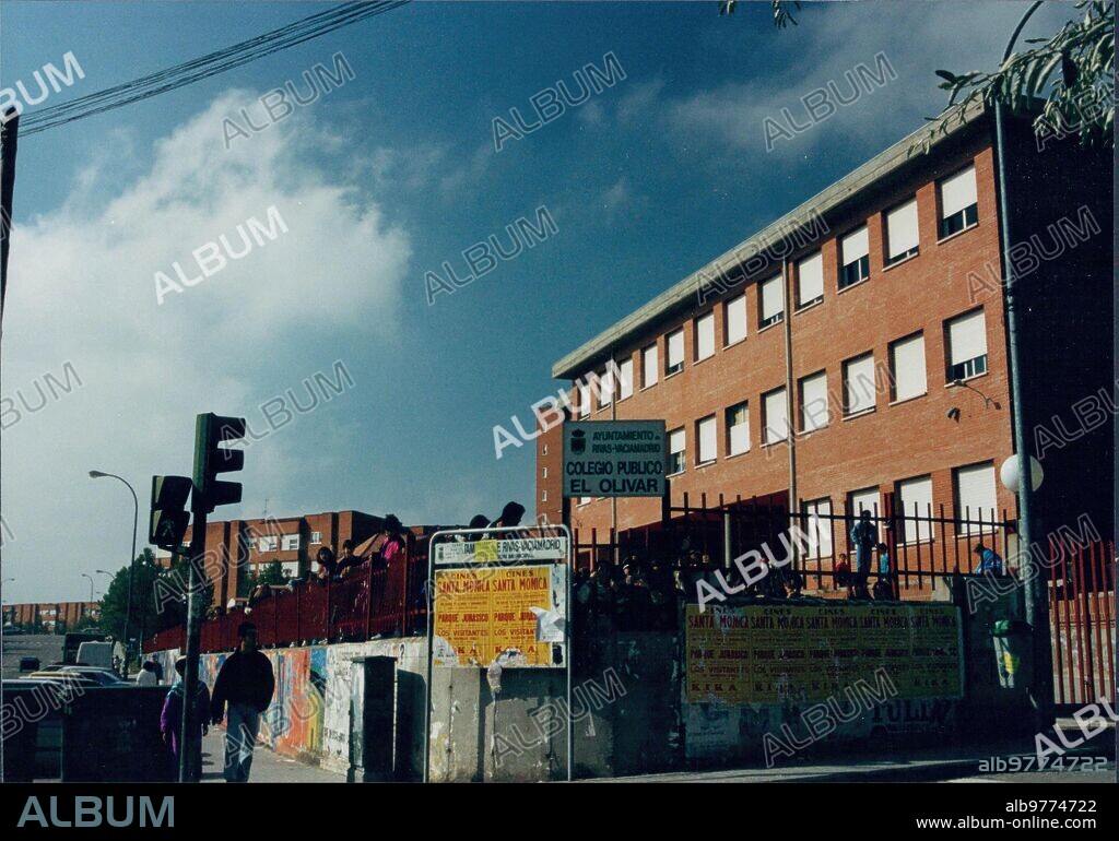 Octubre 1993. Colegio público el Olivar, en las Urbanizaciones Covivar de Rivas Vaciamadrid, Madrid.