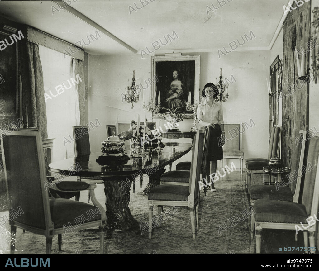 Madrid, February 1969. The Duchess of Osuna in her house in Madrid, in a large Louis XVI style dining room.