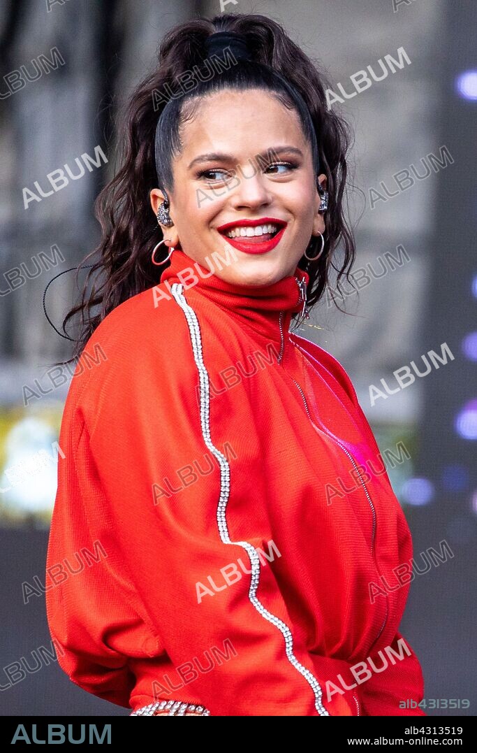 August 31, 2019, Philadelphia, Pennsylvania, U.S: Singer ROSALIA (ROSALIA VILA TOBELLA) during the Made In America Music Festival at Benjamin Franklin Parkway in Philadelphia, Pennsylvania (Credit Image: © Daniel DeSlover/ZUMA Wire). 31/08/2019
