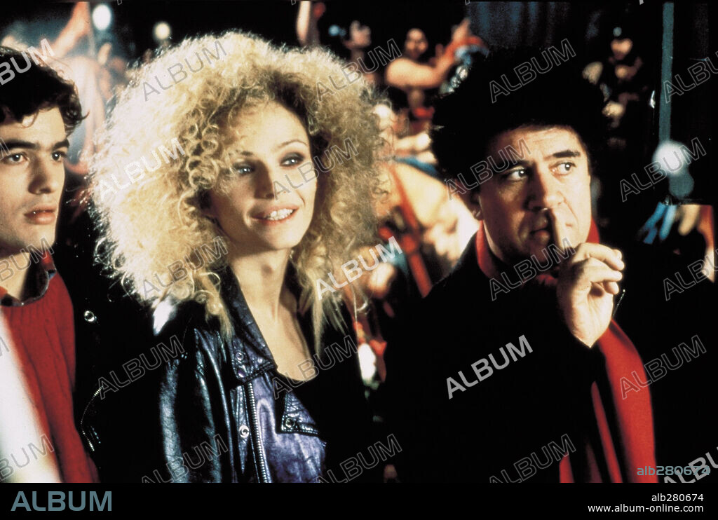 FRANCESCA NERI, LIBERTO RABAL and PEDRO ALMODOVAR in LIVE FLESH, 1997 (CARNE TRÊMULA), directed by PEDRO ALMODOVAR. Copyright EL DESEO S.A./CIBY 2000 / MARTINEZ, DANIEL.