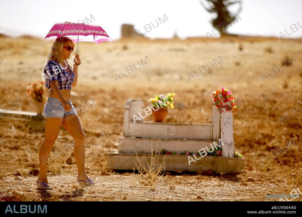 Y AHORA ADONDE VAMOS?, 2011 (ET MAINTENANT, ON VA OU?), dirigida por NADINE LABAKI. Copyright LES FILMS DES TOURNELLES.