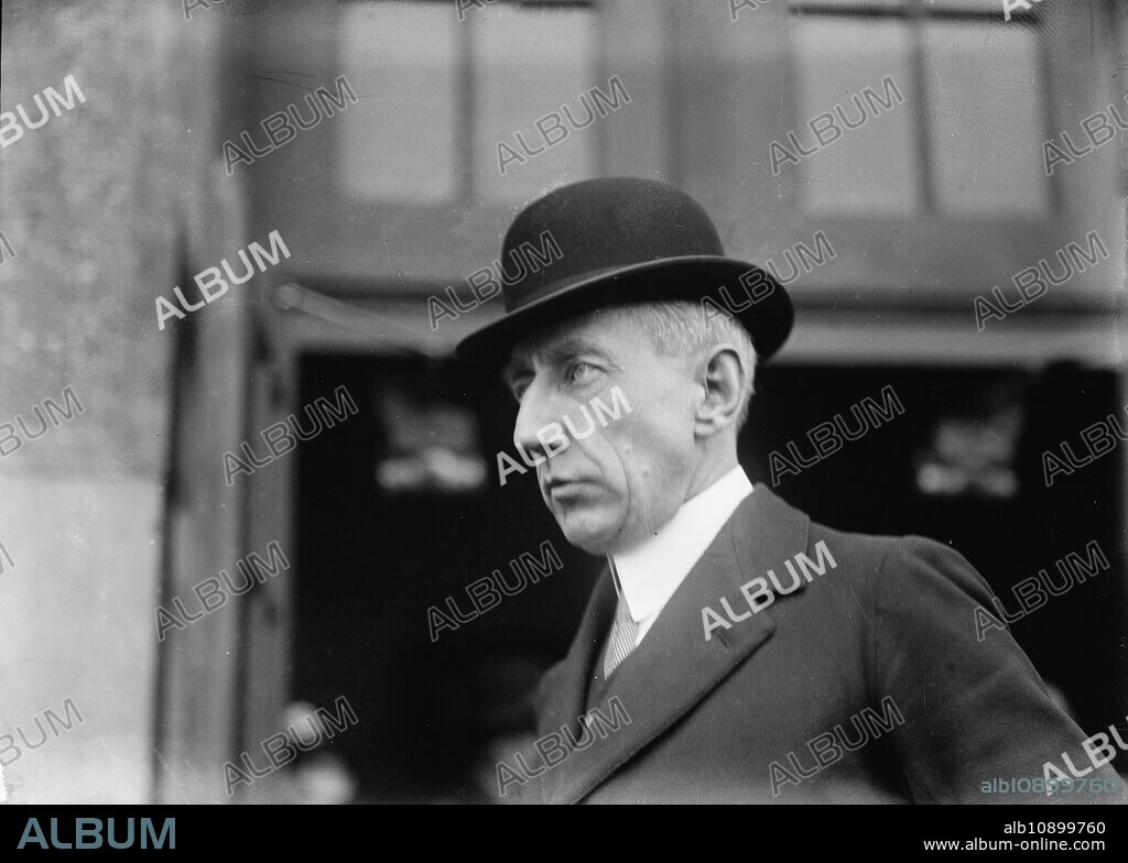 BAIN NEWS SERVICE and GEORGE GRAHAM BAIN. R. Amundsen, 1913. Norwegian explorer Roald Engelbregt Gravning Amundsen ( 1872-1928) who was known for his travels in polar areas.
