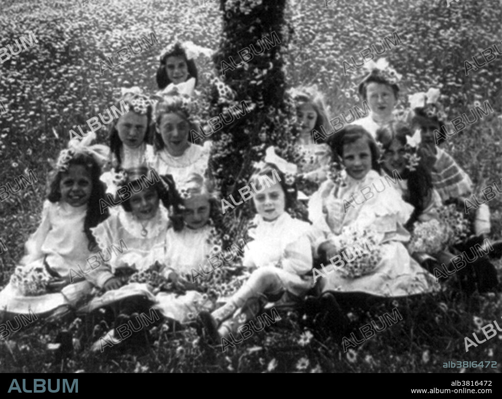 Around the Maypole, 1906