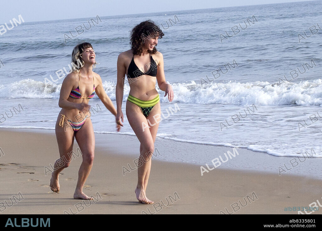 AFRICA DE LA CRUZ y PAULA DIAZ en LAS GENTILES, 2021, dirigida por SANTI AMODEO. Copyright Sacromonte Films.