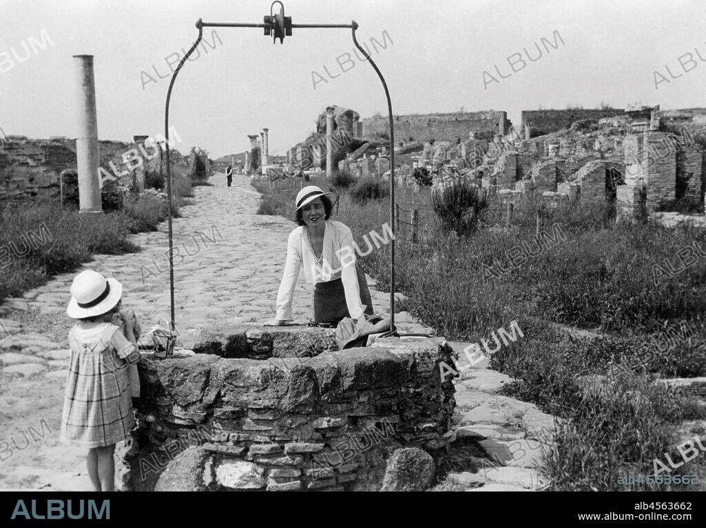 Italy. lazio. ostia antica. via del pozzo. 1939.