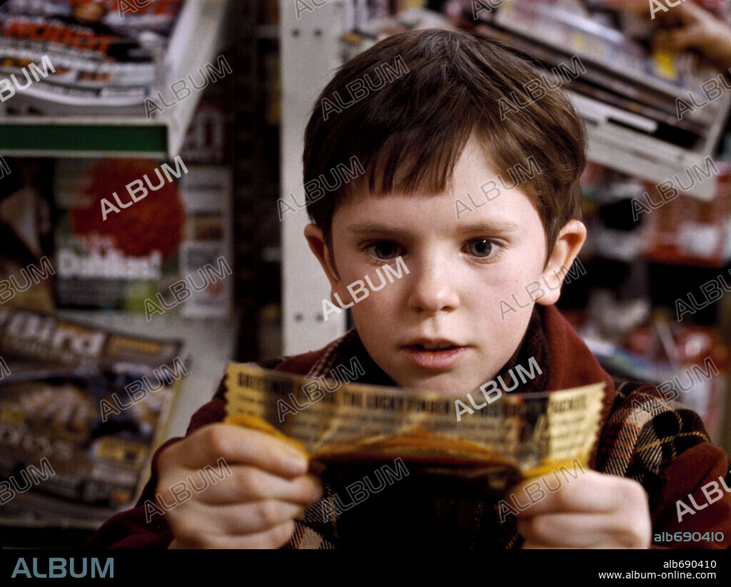 FREDDIE HIGHMORE in CHARLIE AND THE CHOCOLATE FACTORY, 2005, directed by TIM BURTON. Copyright WARNER BROS.
