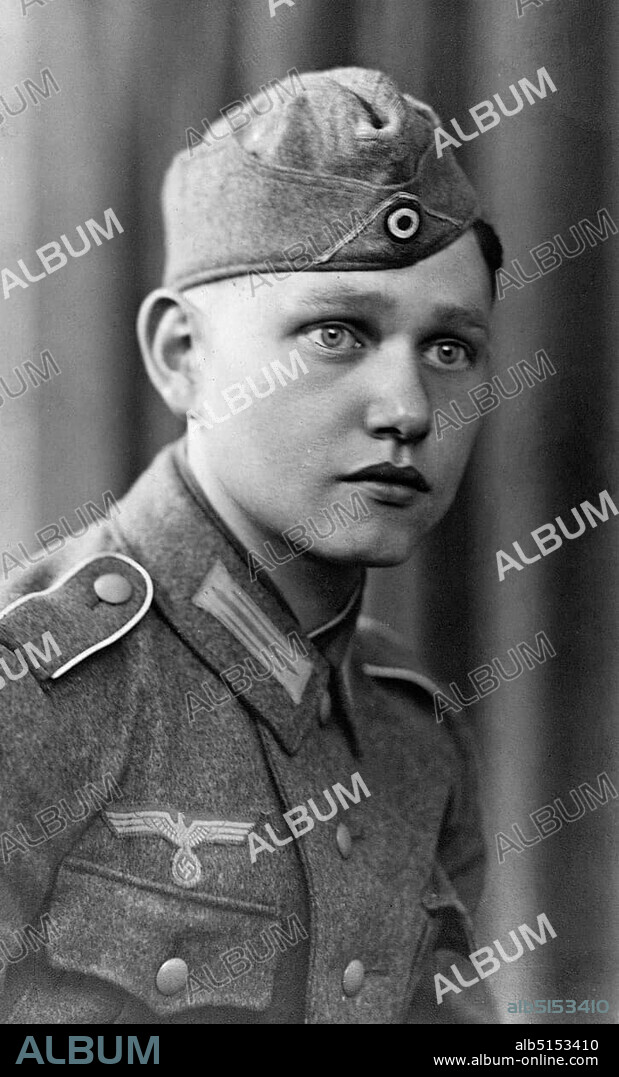 Wehrmacht soldier in uniform, ca. 1940, Germany