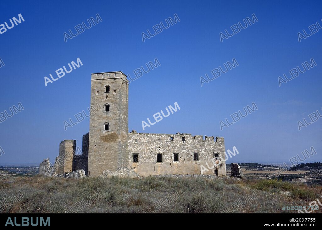 CATALUÑA. CIUTADILLA. Vista de los restos del CASTILLO, documentado ya en el año 1165. Fue residencia de la familia Guimerà y, en el siglo XVI, se convirtió en palacio residencial. Comarca de l'Urgell. Provincia de Lleida.