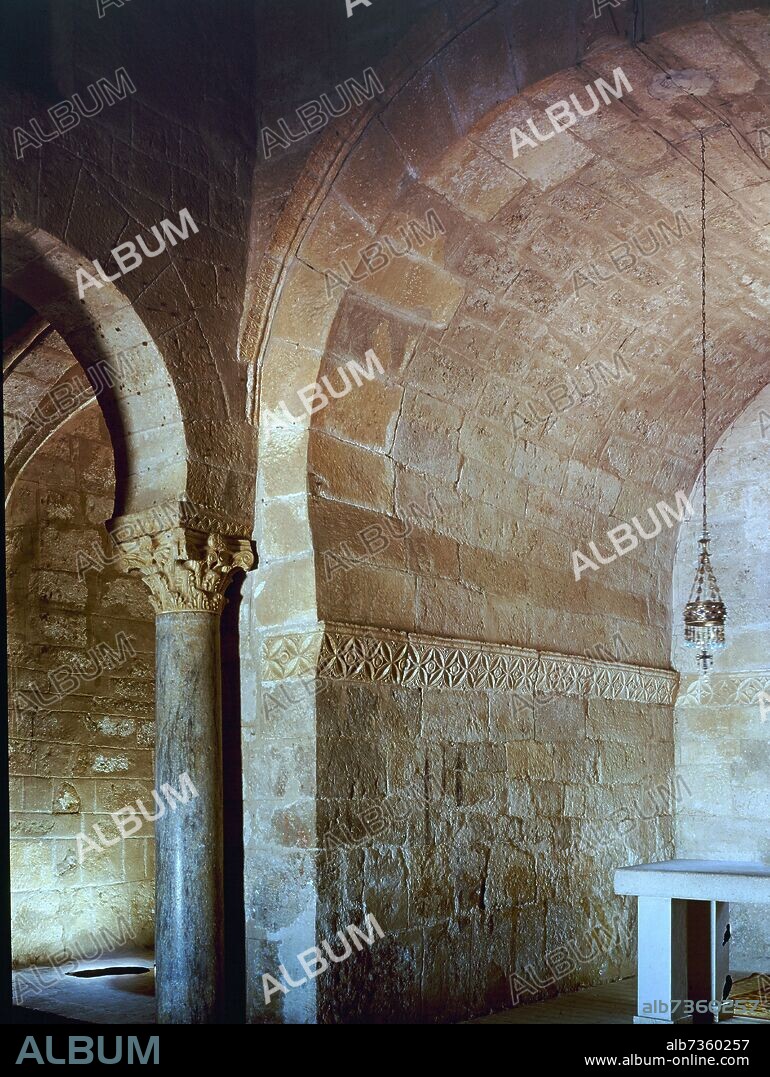 INTERIOR VISIGODO- DETALLE DE LA CAPILLA MAYOR- SAN JUAN DE BAÑOS DE CERRATOS - S VII.