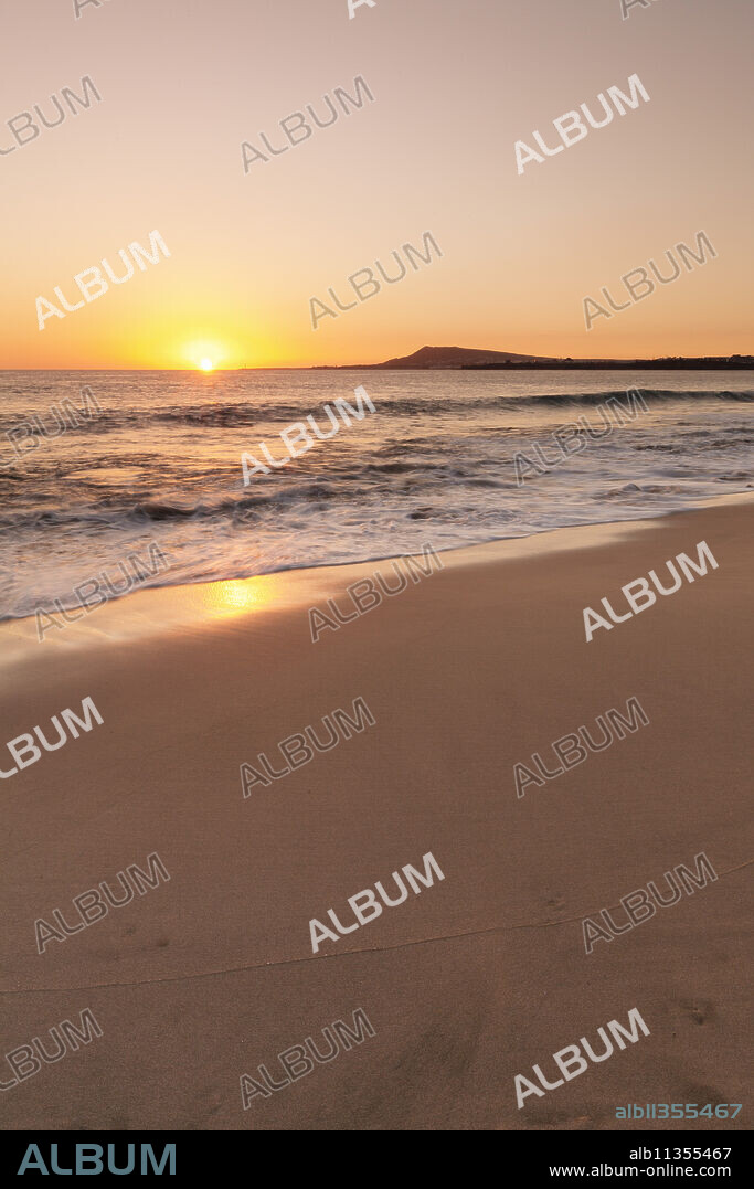 Playa Papagayo beach at sunset, near Playa Blanca, Lanzarote, Canary Islands, Spain, Atlantic, Europe.