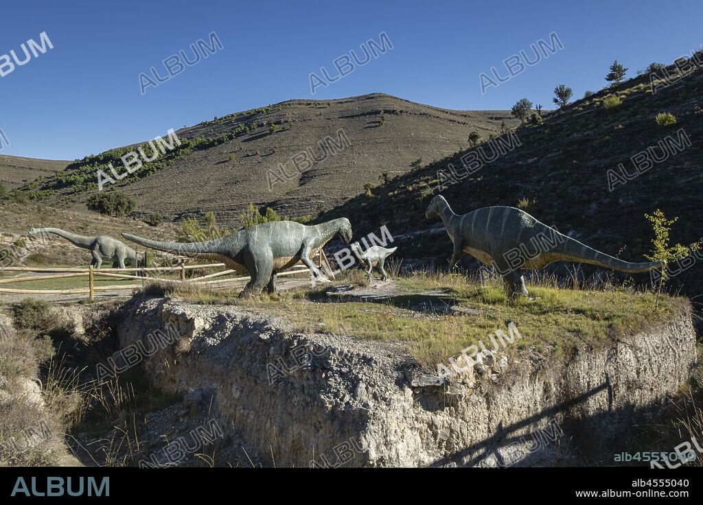 Iguanodon, reproduccion a tamaño natural, yacimiento de Valdecevillo, Enciso, La Rioja , Spain, Europe.