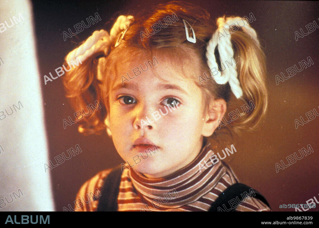 DREW BARRYMORE in E. T. THE EXTRA-TERRESTRIAL, 1982, directed by STEVEN SPIELBERG. Copyright UNIVERSAL PICTURES.