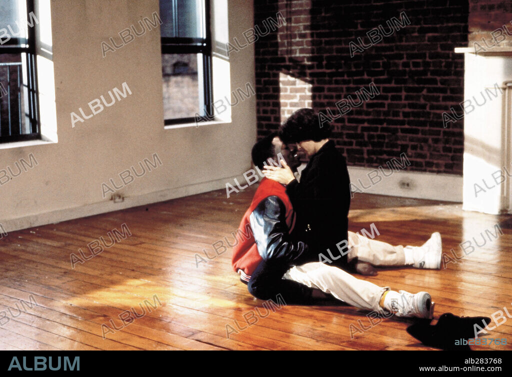 ANNABELLA SCIORRA and WESLEY SNIPES in JUNGLE FEVER, 1991, directed by SPIKE LEE. Copyright UNIVERSAL PICTURES.