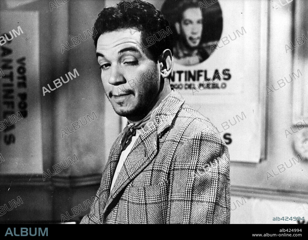 CANTINFLAS en SI YO FUERA DIPUTADO, 1952, dirigida por MIGUEL M. DELGADO. Copyright POSA FILMS, S.A.