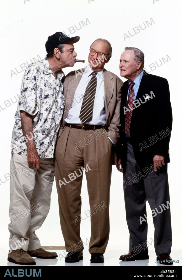 JACK LEMMON, NEIL SIMON y WALTER MATTHAU en EXTRAÑA PAREJA, OTRA VEZ, LA, 1998 (THE ODD COUPLE II), dirigida por NEIL SIMON. Copyright PARAMOUNT PICTURES / WHITE, TIMOTHY.
