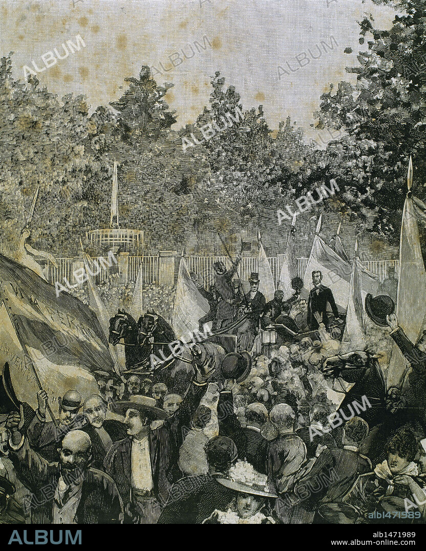Isaac Peral (1852-1895). Spanish engineer, sailor and designer of the Peral Submarine. Isaac Peral in Madrid. Popular ovation in the Paseo del Bota´nico. Engraving by Rico in "The Spanish and American Illustration," 1880.