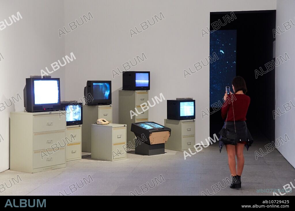 6 TV Dé-Coll/age, 1963, Wolf Vostell, Museo Nacional Centro de Arte Reina Sofia, Madrid, Spain, Europe.