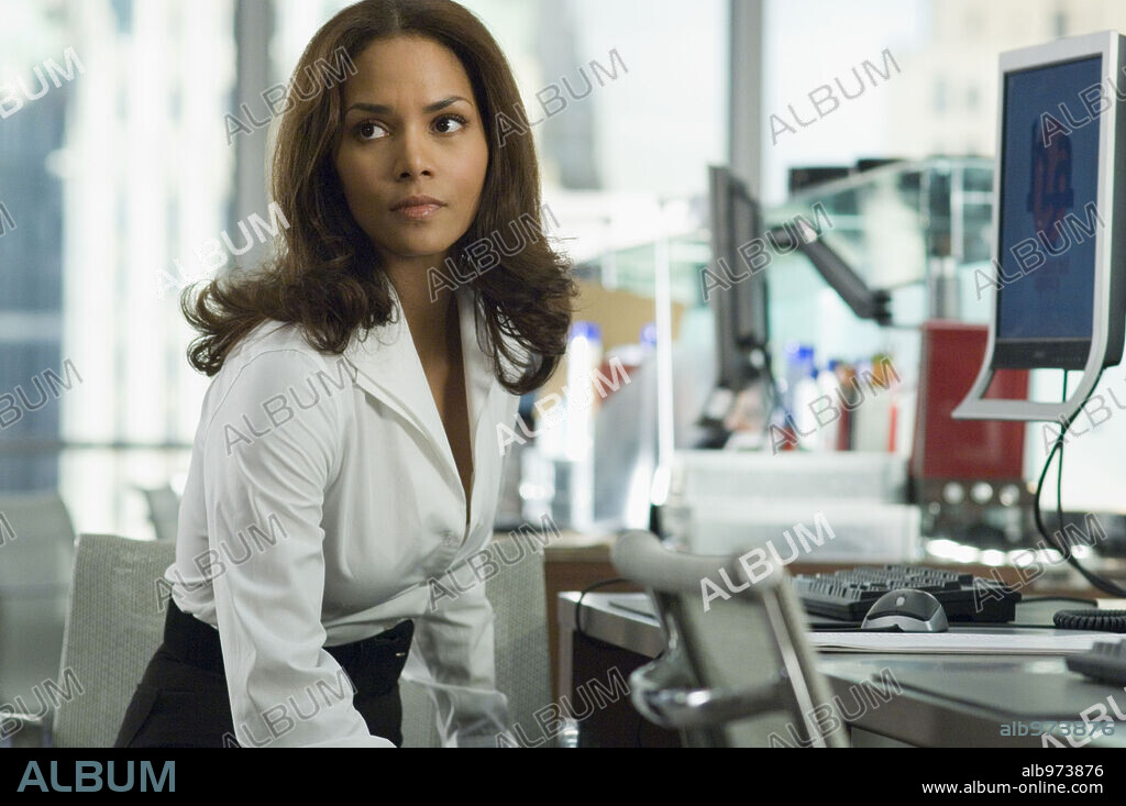 HALLE BERRY en SEDUCIENDO A UN EXTRAÑO, 2007 (PERFECT STRANGER), dirigida por JAMES FOLEY. Copyright REVOLUTION FILMS / WETCHER, BARRY.