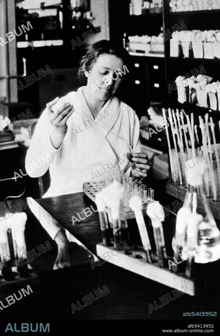 Alice Catherine Evans (January 29, 1881 - September 5, 1975) was an American microbiologist. She became a researcher at the US Department of Agriculture. There she investigated bacteriology in milk and cheese. She later demonstrated that Bacillus abortus caused the disease Brucellosis in both cattle and humans. She was met with skepticism, because she was a woman and did not have a Ph.D. Her findings led to the pasteurization of milk in 1930. As a result, the incidence of brucellosis in the US was significantly reduced. Evans also contributed to the field of infectious illness, studying epidemic meningitis and influenza. No photographer credited, undated (cropped and cleaned).