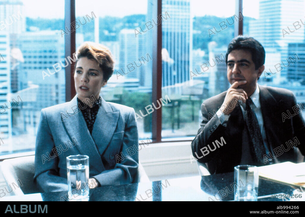 ANNE ARCHER and JOE MANTEGNA in BODY OF EVIDENCE, 1993, directed by ULI EDEL. Copyright M.G.M.
