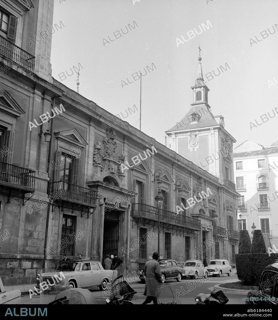 JUAN GOMEZ DE MORA (1586-1646). CASA DE LA VILLA - EDIFICIO TERMINADO POR TEODORO ARDEMANS - S XVII/XVIII - BARROCO HERRERIANO - FOTOGRAFIA EN BLANCO Y NEGRO - AÑOS 60.