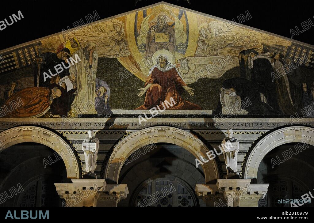 Israel. Jerusalem. Church of All Nations or Basilica of the Agony. Roman Catholic church located on Mount of Olives. Architect, Antonio Barluzzi. Facade. Mosaic designed by Giulio Bargellini (1875-1936) in Neo-Byzantine style,1922-1924. Detail. Jesus Christ as mediator beween God and man.