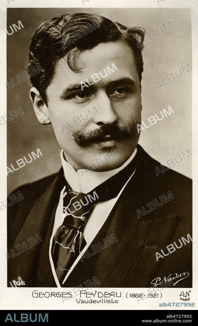 Georges FEYDEAU (1862-1921) Vaudevilliste. Portrait. Photographie de Paul NADAR (1856-1939) pour une carte postale vers 1920. Credit : Coll. Dixmier/KHARBINE-TAPABOR.