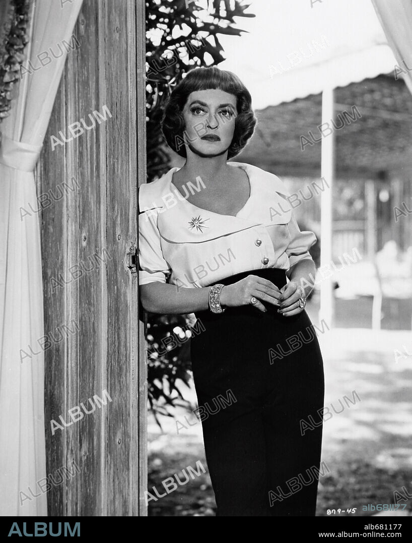 BETTE DAVIS in DEAD RINGER, 1964, directed by PAUL HENREID. Copyright WARNER BROTHERS.