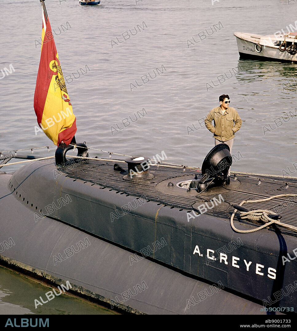 ESCOTILLA DEL SUBMARINO S31 AC REYES - II SEMANA NAVAL DE SANTANDER JULIO 1968.