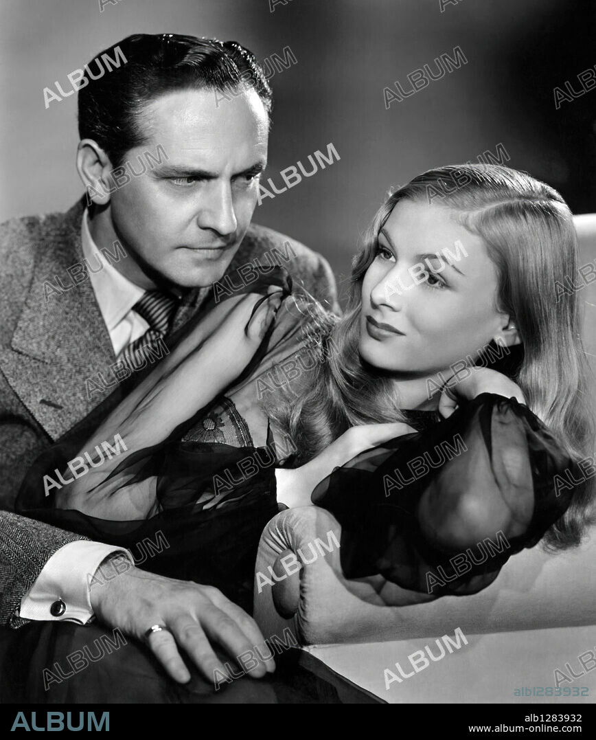 FREDRIC MARCH and VERONICA LAKE in I MARRIED A WITCH, 1942, directed by RENE CLAIR. Copyright UNITED ARTISTS.
