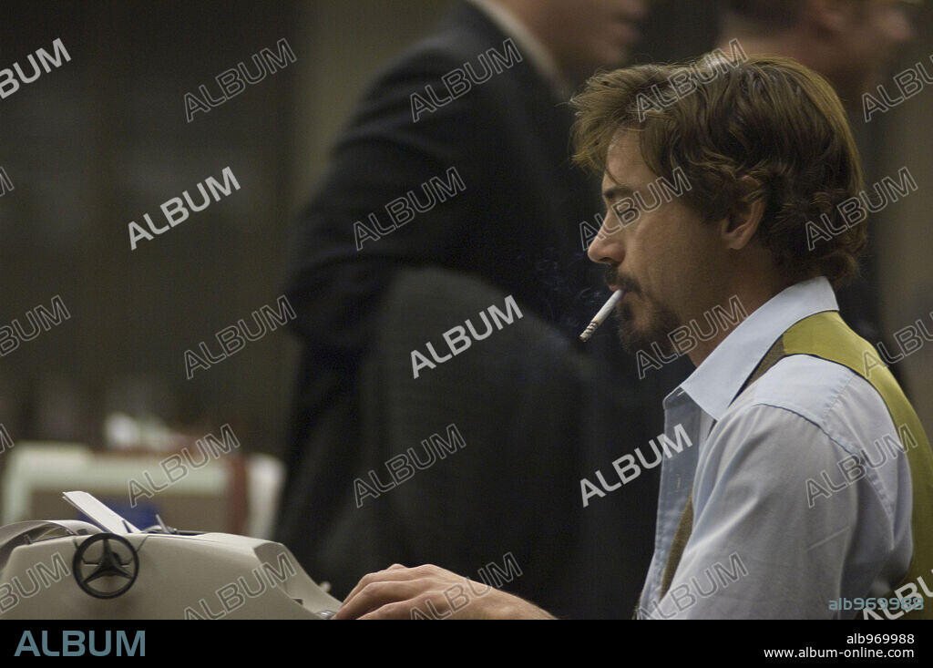 ROBERT DOWNEY JR. en ZODIAC, 2007, dirigida por DAVID FINCHER. Copyright WARNER BROS. PICTURES.