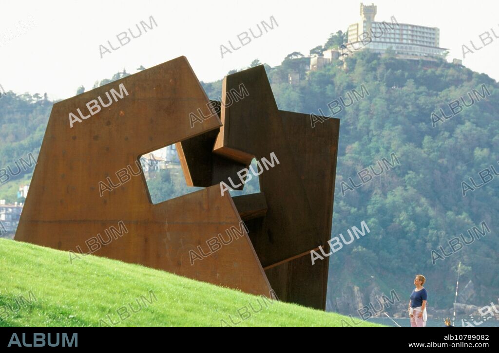 Sculpture by Jorge Oteiza on the Paseo Nuevo (promenade). San Sebastián. Euskadi. Spain.