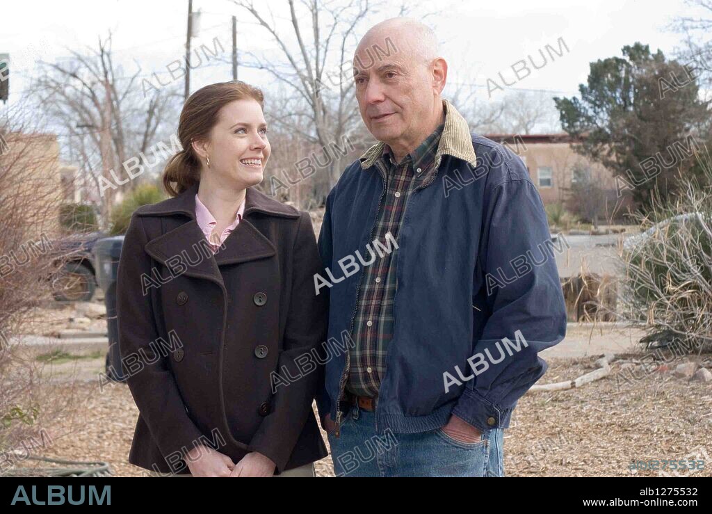 ALAN ARKIN, AMY ADAMS and EMILY BLUNT in SUNSHINE CLEANING, 2008, directed by CHRISTINE JEFFS. Copyright BACK LOT PICTURES/BIG BEACH FILMS.