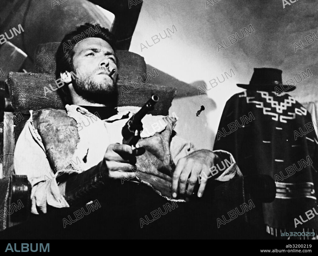 CLINT EASTWOOD in FOR A FEW DOLLARS MORE, 1965 (PER QUALCHE DOLLARO IN PIU), directed by SERGIO LEONE. Copyright CONSTANTIN FILM PRODUKTION.