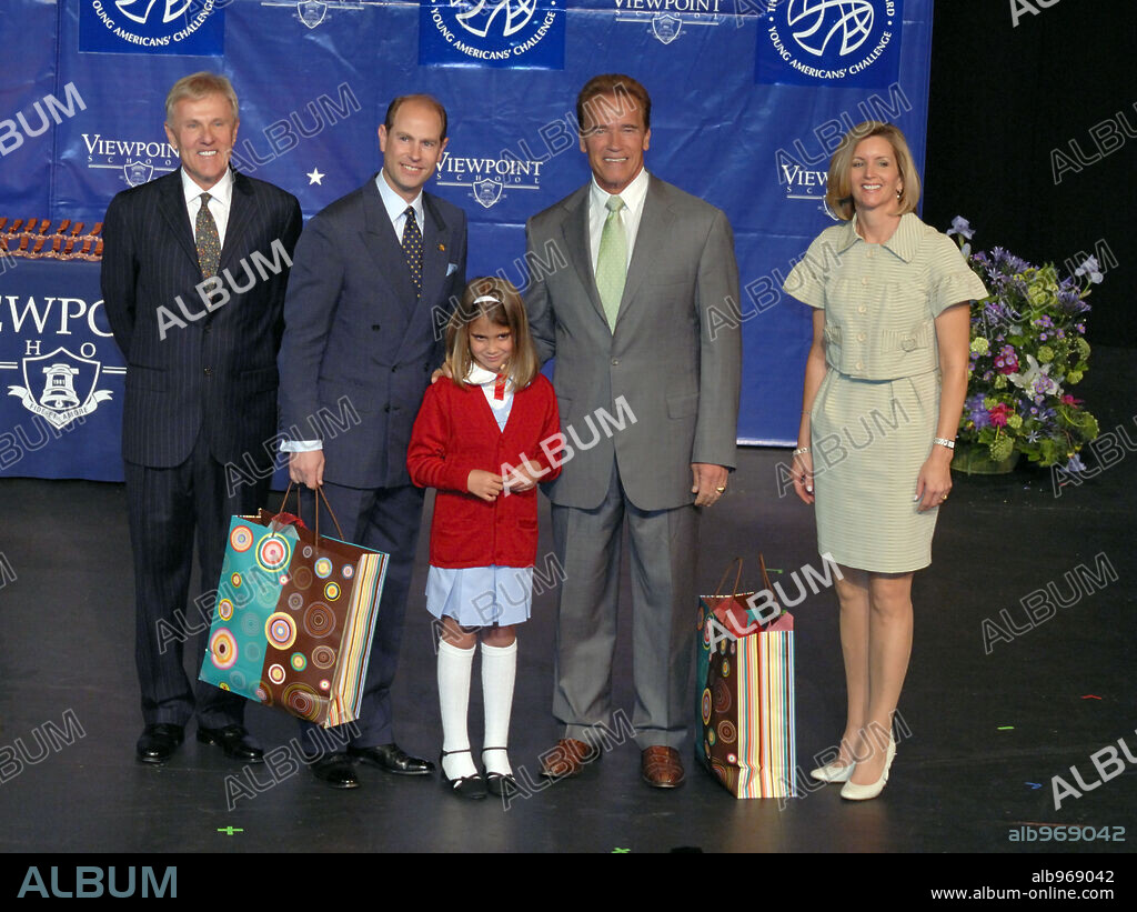 KRISTIN DWORKOSKI, Eduardo de Wessex, ARNOLD SCHWARZENEGGER and DR. WILLIAM TURNER LEVY. May 11, 2007 - Calabasas, CA, USA - (L-R Dr. WILLIAM TURNER LEVY, Prince EDWARD EARL, KRISTINA GARRETT, California Governor ARNOLD SCHWARZENEGGER, KRISTIN DWORKOSKI) Prince Edward Earl of Wessex and California Governor Arnold Schwarzenegger present awardsto students at The Carlson Family Theater in Calabasas. The Prince and The Governor were presenting 75 students  from both The Debbie Allen Dance Academy and The Viewpoint School with The Duke of Edinburgh's Young American's Challenge. The awards were pr. 11/05/2007