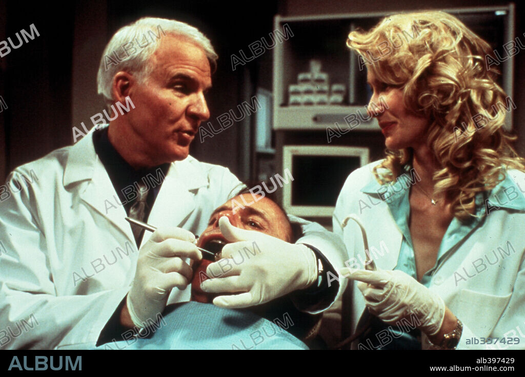 LAURA DERN y STEVE MARTIN en SONRISA PELIGROSA, 2001 (NOVOCAINE), dirigida por DAVE ATKINS. Copyright NUMB CUMS PRODUCTIONS/ARTISAN ENTERTAINMENT.